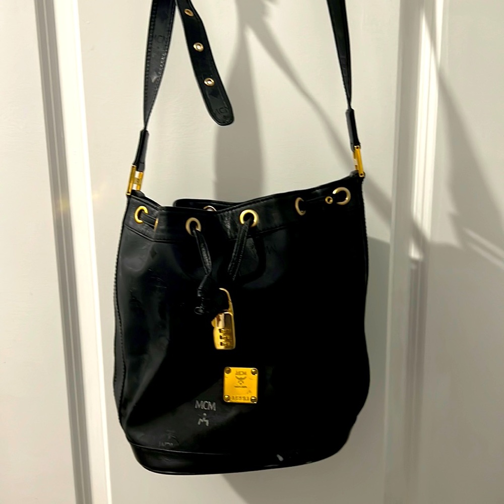 MCM BUCKET BAG